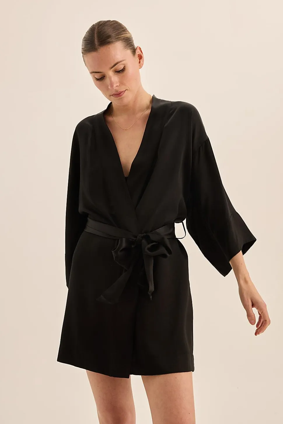 Diamond Pure Silk Black Short Robe