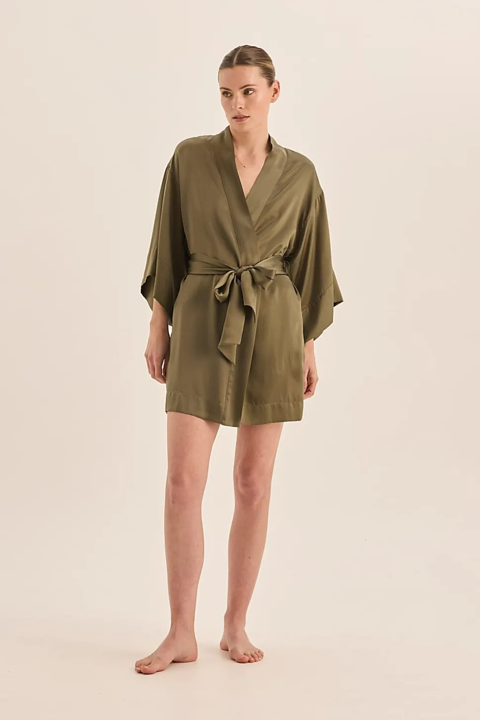Diamond Pure Silk Olive Short Robe