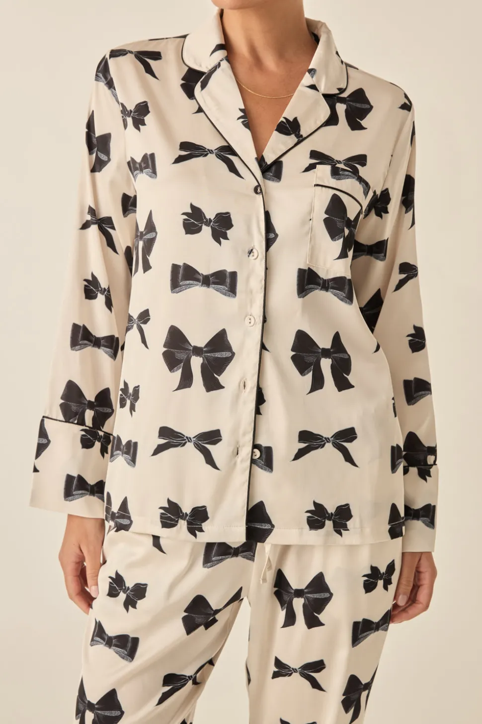 Kara Ivory And Black Satin Bow Set
